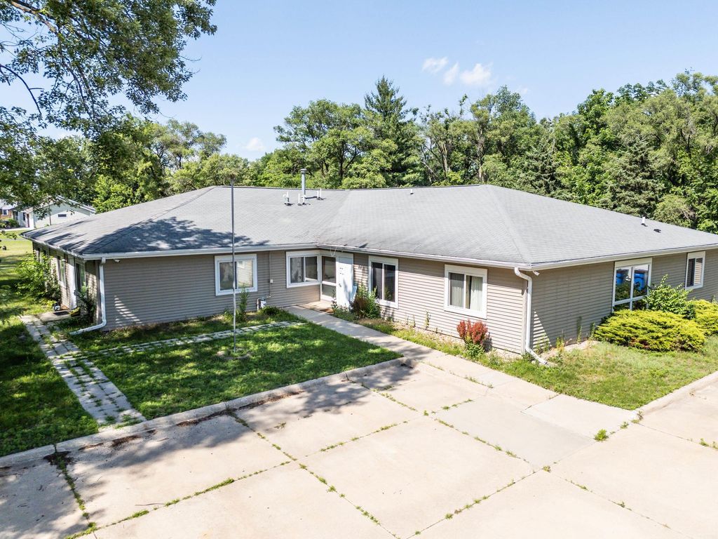 88 Eldene Court, Evansdale, IA 50707