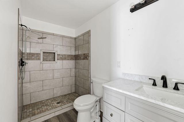 711 W James Avenue, Rossville, GA 30741