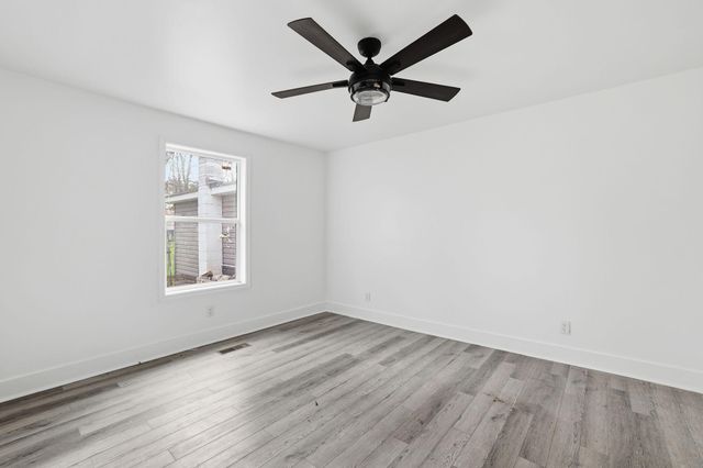 711 W James Avenue, Rossville, GA 30741