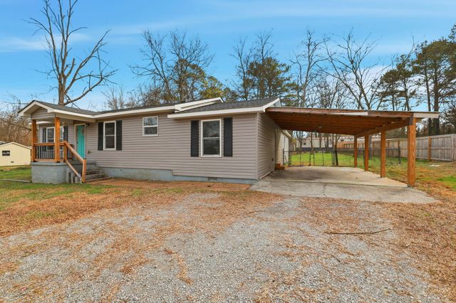 711 W James Avenue, Rossville, GA 30741