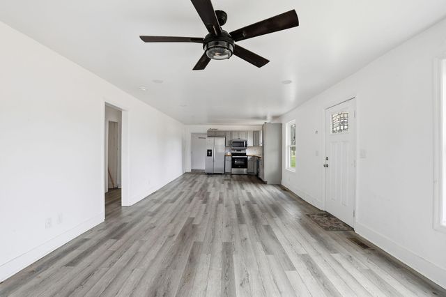 711 W James Avenue, Rossville, GA 30741