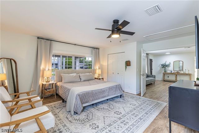 1300 Hilltop DR, Naples, FL 34103