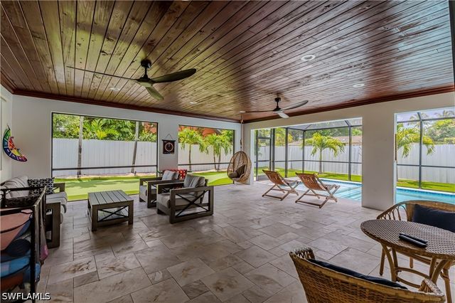 1300 Hilltop DR, Naples, FL 34103