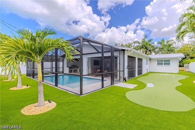1300 Hilltop DR, Naples, FL 34103