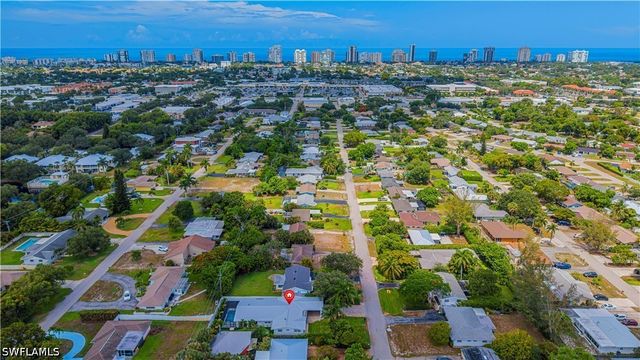 1300 Hilltop DR, Naples, FL 34103