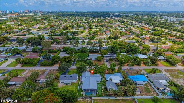 1300 Hilltop DR, Naples, FL 34103