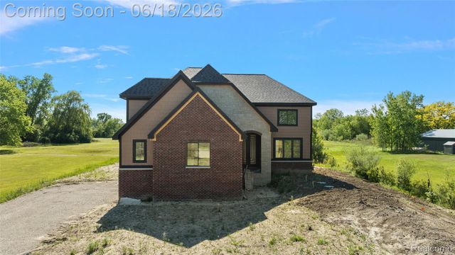 60637 Schoenherr Road Road, Washington Township, MI 48094