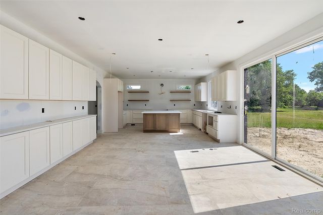 60637 Schoenherr Road Road, Washington Township, MI 48094