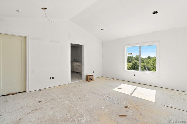 60637 Schoenherr Road Road, Washington Township, MI 48094