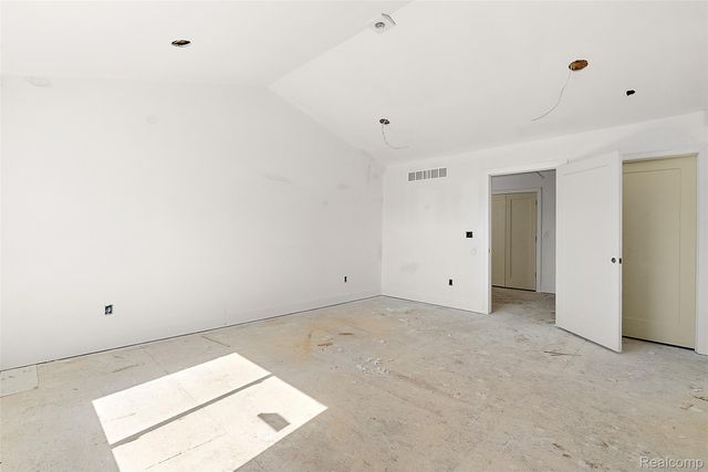 60637 Schoenherr Road Road, Washington Township, MI 48094