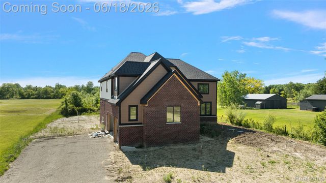 60637 Schoenherr Road Road, Washington Township, MI 48094