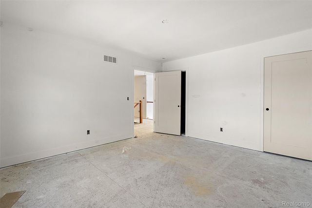 60637 Schoenherr Road Road, Washington Township, MI 48094