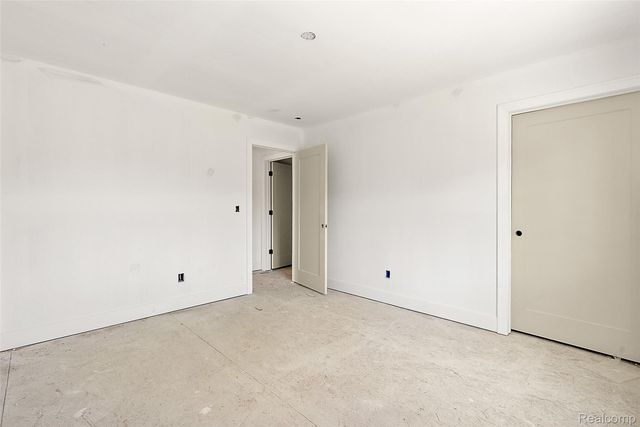60637 Schoenherr Road Road, Washington Township, MI 48094