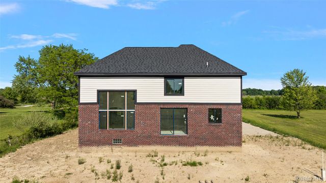 60637 Schoenherr Road Road, Washington Township, MI 48094