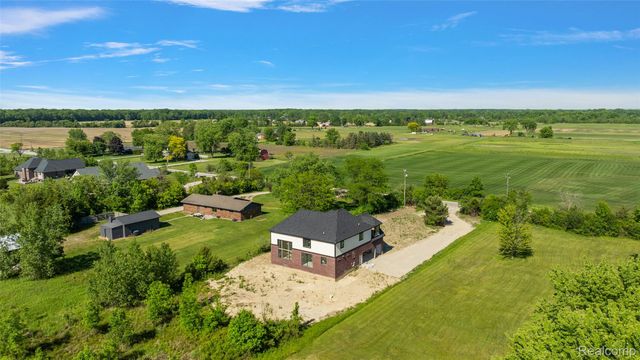 60637 Schoenherr Road Road, Washington Township, MI 48094