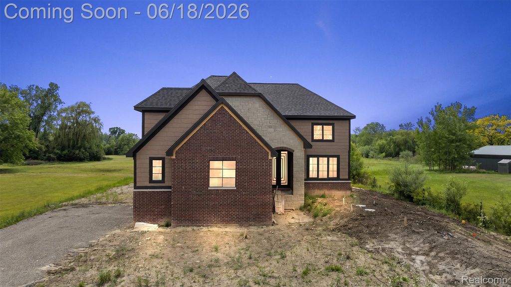 60637 Schoenherr Road Road, Washington Township, MI 48094