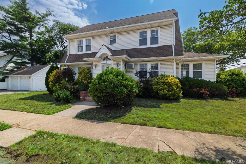59 Hampton Road, Lynbrook, NY 11563