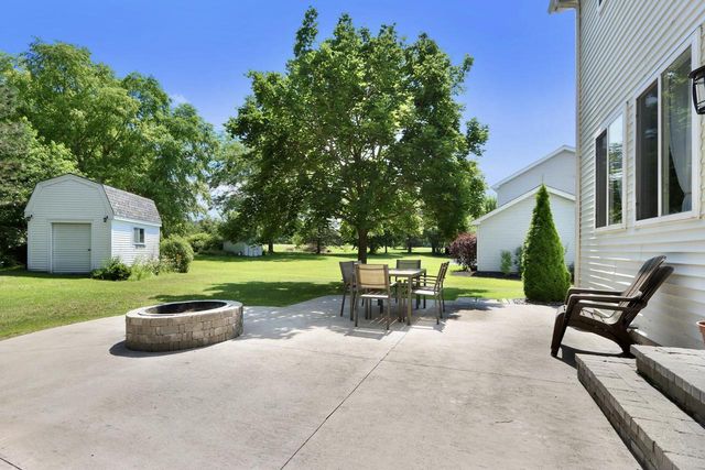 8425 204th COURT, Bristol, WI 53104