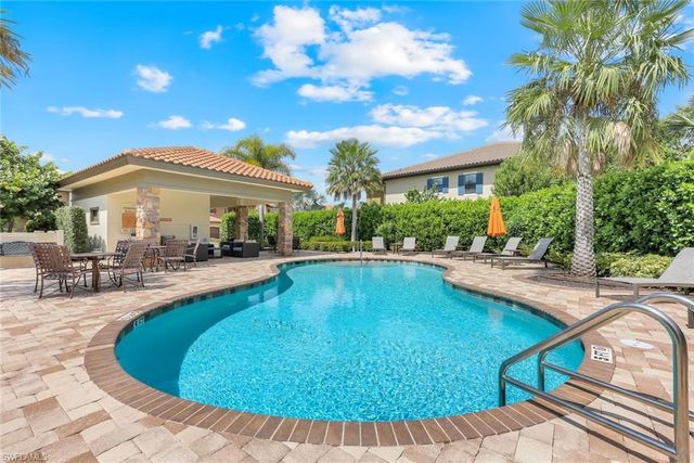 9393 Pocida CT 104, Naples, FL 34119