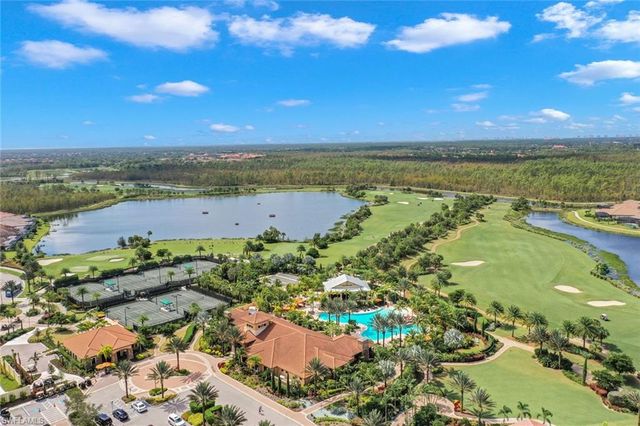 9393 Pocida CT 104, Naples, FL 34119