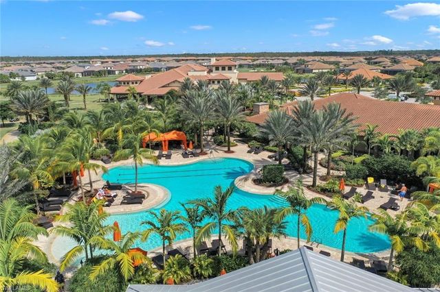 9393 Pocida CT 104, Naples, FL 34119