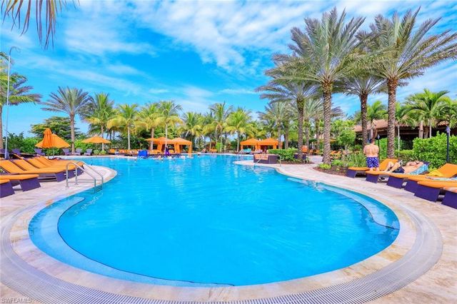 9393 Pocida CT 104, Naples, FL 34119