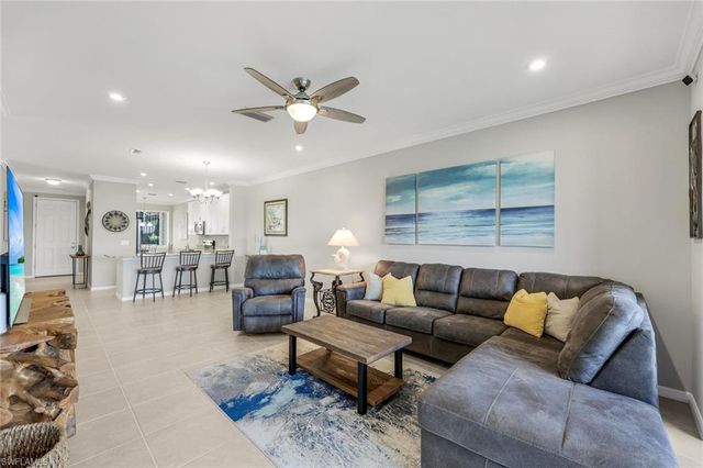 9393 Pocida CT 104, Naples, FL 34119