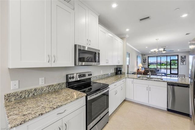 9393 Pocida CT 104, Naples, FL 34119