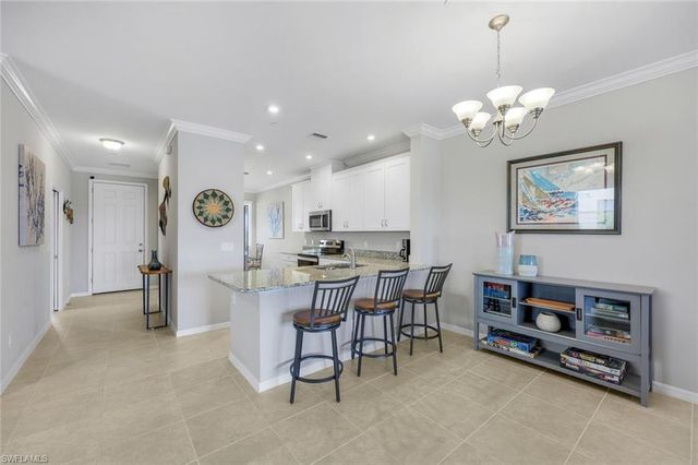 9393 Pocida CT 104, Naples, FL 34119