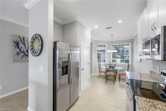 9393 Pocida CT 104, Naples, FL 34119