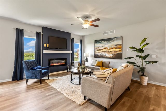 3036 Sweetwater Drive, Des Moines, IA 50320