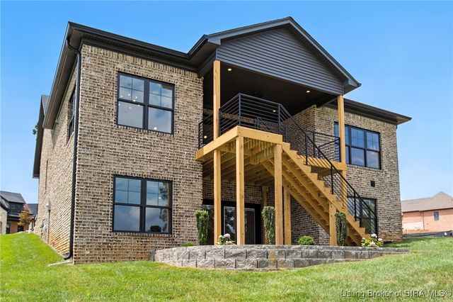 726 Lillian Way, Jeffersonville, IN 47130