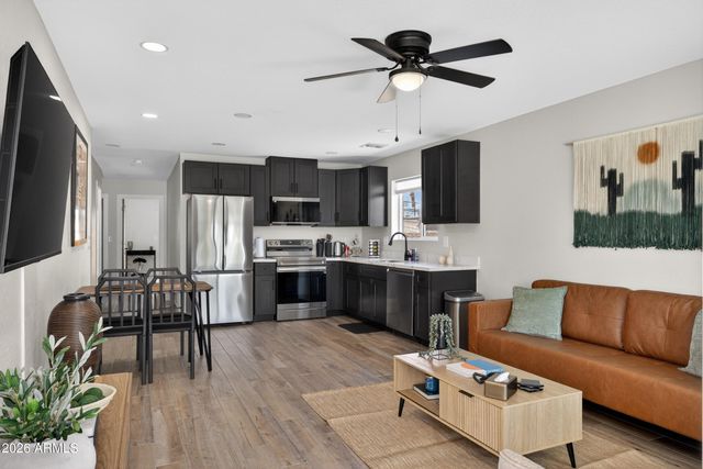 1724 S 1ST Street, Phoenix, AZ 85004