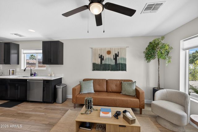 1724 S 1ST Street, Phoenix, AZ 85004