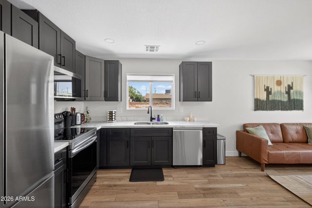 1724 S 1ST Street, Phoenix, AZ 85004