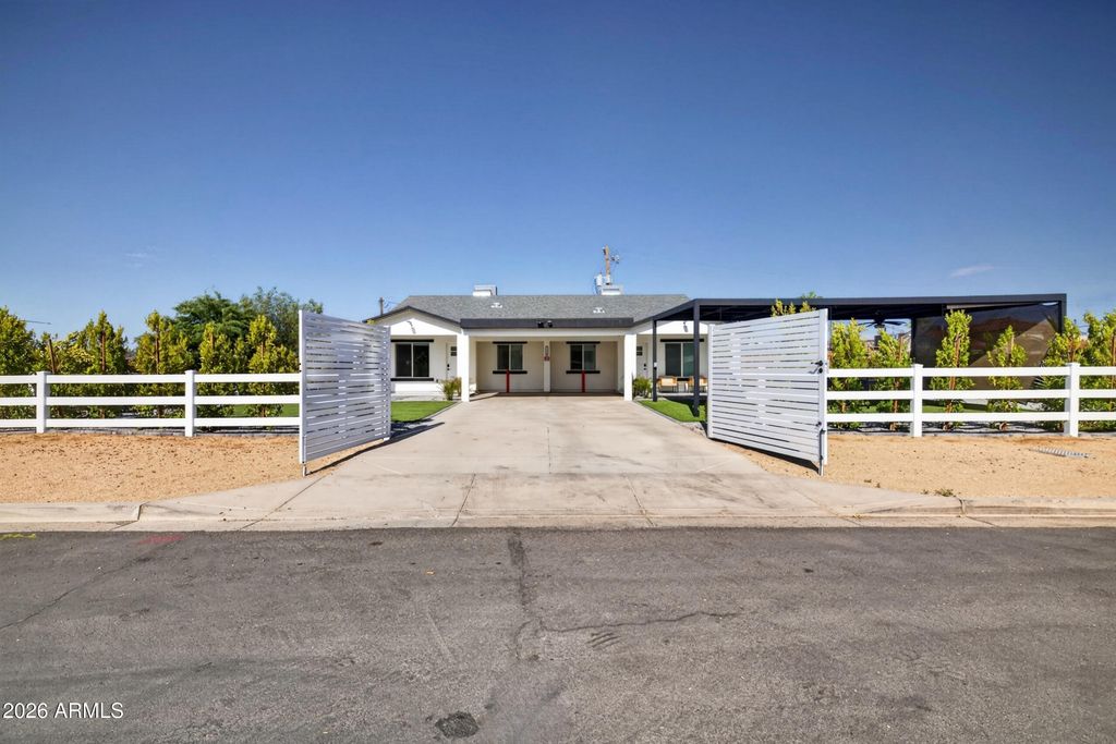 1724 S 1ST Street, Phoenix, AZ 85004 — photo 2