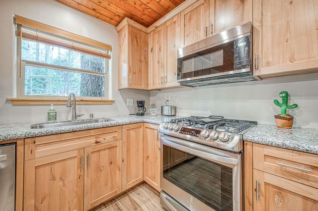 39153 Granite Lane, Shaver Lake, CA 93664