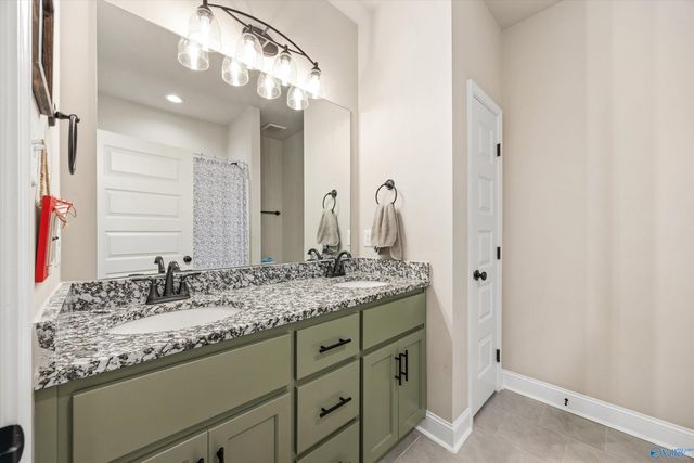 125 Amanda Deann Drive, New Market, AL 35761