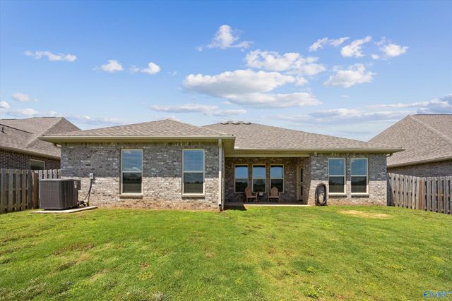 125 Amanda Deann Drive, New Market, AL 35761