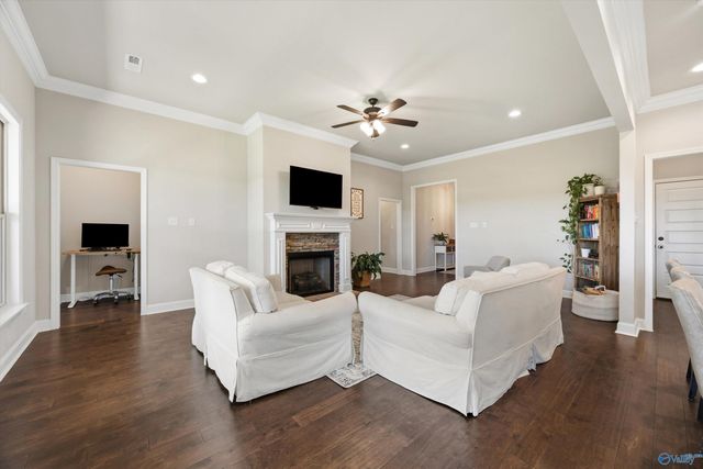 125 Amanda Deann Drive, New Market, AL 35761