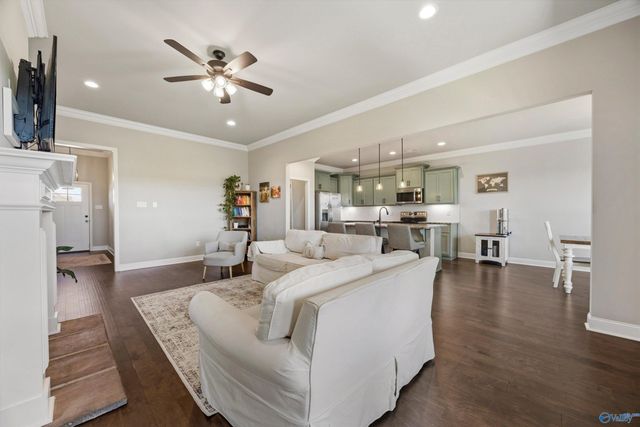125 Amanda Deann Drive, New Market, AL 35761