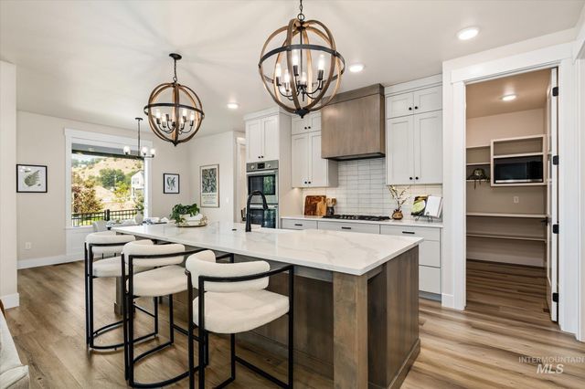 2543 S Via Privada Ln, Boise, ID 83716