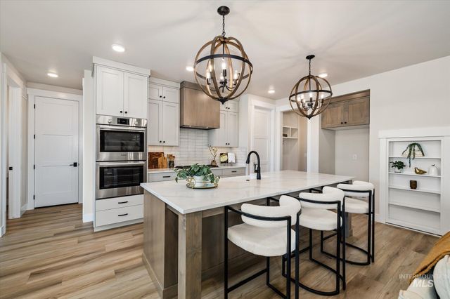 2543 S Via Privada Ln, Boise, ID 83716