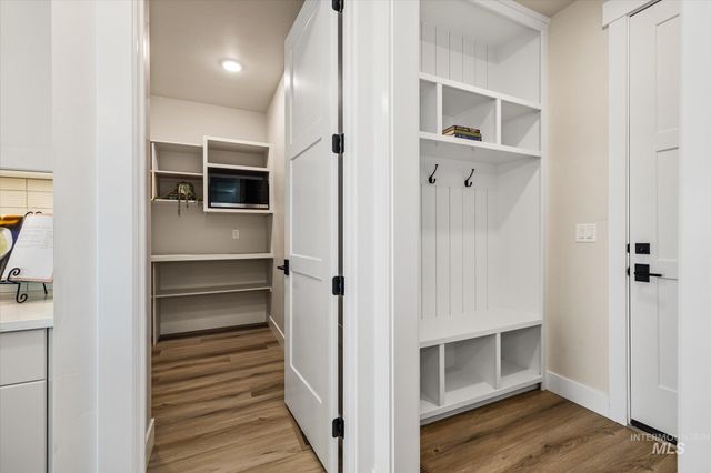 2543 S Via Privada Ln, Boise, ID 83716