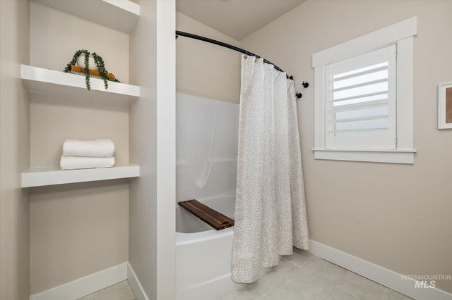 2543 S Via Privada Ln, Boise, ID 83716