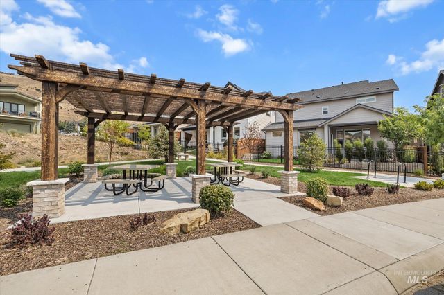 2543 S Via Privada Ln, Boise, ID 83716