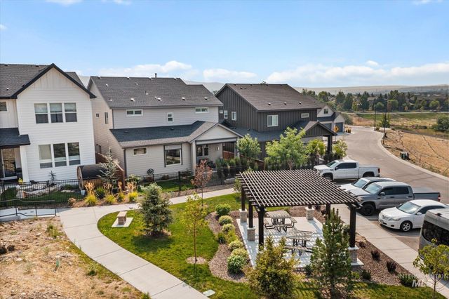 2543 S Via Privada Ln, Boise, ID 83716