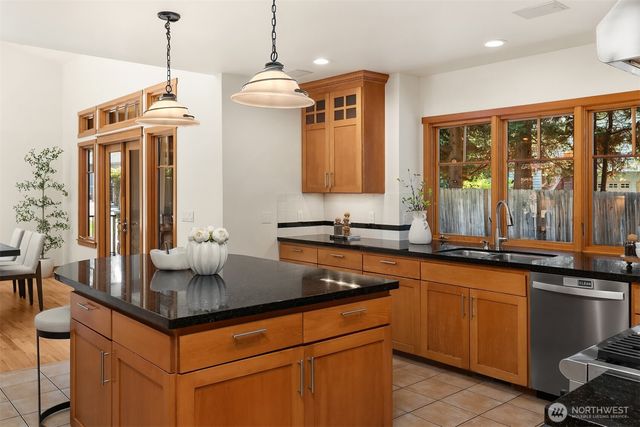 13330 NE 80th Street, Redmond, WA 98052