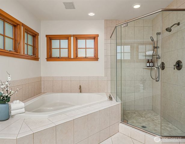 13330 NE 80th Street, Redmond, WA 98052