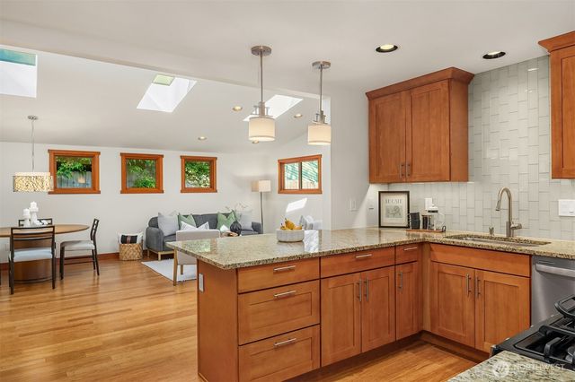 13330 NE 80th Street, Redmond, WA 98052